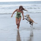 María Mercedes cuesta goza de sus 50 años en Olón.