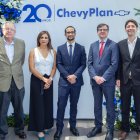 Directivos en la conmemoración por el aniversario de ChevyPlan.