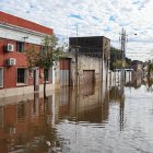 Salto. Así se observa una calle inundada en esta ciudad de Uruguay.