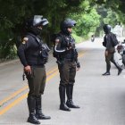 Operativos. Los guayaquileños aseguran que hay controles, pero no con la frecuencia que amerita. De hecho, hay días en los que advierten no ven a un solo policía en los barrios.