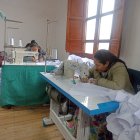 Los artesanos. Se dedican a la confección de camisas.