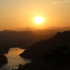 Recibe dos grandes afluentes, el Ónzole y el Zapallo Grande. Une sus aguas con las del río Santiago en la población de Borbón, formando un delta, antes de desembocar en el Pacífico