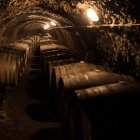 Cava.- Una de las bodegas donde se elaboran uno de los mejores y más caros vinos del mundo.