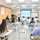 Educación. La Fundación mantiene su trabajo con becas estudiantiles.