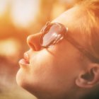 Tomar sol durante horas inapropiadas provocaría cáncer de piel