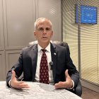 Tzach Sarid es licenciado en Letras y Geografía, en la Universidad Hebrea de Jerusalén.