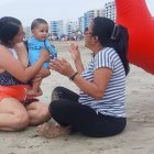 Muchas personas también disfrutaron de la playa