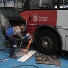 Alrededor de 20 unidades reciben mantenimiento preventivo a diario en los talleres de la Empresa de Pasajeros.