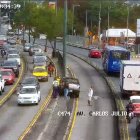 El accidente fue captado por cámaras de vigilancia.