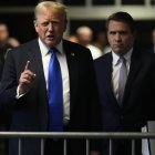 New York (Usa), 30/05/2024.- Former President Donald Trumps speaks to members of the media after being found guilty on 34 felony counts of falsifying business records in the first degree at New York State Supreme Court in New York, New York, USA, 30 May 2024. The former president faced 34 felony counts of falsifying business records in the first of his criminal cases to go to trial. (Nueva York) EFE/EPA/Seth Wenig / POOL