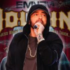 "Houdini es un tema cargado de referencias a sus canciones de principios del 2000.