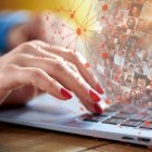 Referencial. Empleado en su jornada laboral.