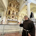 Templo. El padre César Morales, principal de la iglesia San Francisco, cuenta que luego de finalizar los arreglos en el exterior, se dará mantenimiento al altar principal.