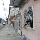 Ataque con fusil en el Guasmo central dejó dos muertos y un herido.