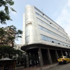 Situación. El edificio de la antigua sede de la Cámara de Comercio de Guayaquil, en la avenida Olmedo.