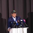 Figura. El actual presidente del partido CNA, Fikile Mbalula.