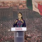 La candidata oficialista a la presidencia de México, Claudia Sheinbaum, habla durante una conferencia de prensa este lunes en la Ciudad de México (México).