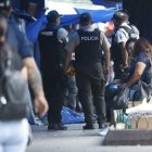 Luego de la muerte violenta, se levantaron los cuerpos por los equipos especializados y de ahí se desalojó a los comerciantes del lugar.