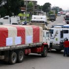 Transportistas bloquean la entrada de la refinería Guillermo Elder Bell este lunes, en Santa Cruz (Bolivia).