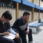 Referencial. Estudiantes universitarios durante un receso de su actividad académica.