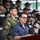 El presidente Daniel Noboa hizo la entrega de 10.500 chalecos a la Policía Nacional en Guayaquil.