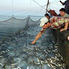 Pescadores rumanos en el mar Negro.