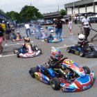 Cerca de una docena de niños corren en la categoría Microswift del Nacional.