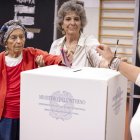 Rome (Italy), 08/06/2024.- +Europa"s party Emma Bonino casts her vote at polling station in Rome, Italy, 08 June 2024. The European Parliament elections take place across EU member states from 06 to 09 June 2024, with the elections in Italy taking place on 08 June 2024. (Elecciones, Italia, Roma) EFE/EPA/MASSIMO PERCOSSI