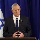 Ramat Gan (Israel), 09/06/2024.- Israeli War Cabinet Minister Benny Gantz holds a press conference in Ramat Gan, near Tel Aviv, Israel, 09 June 2024. Gantz announced his resignation from Israel"s emergency government. EFE/EPA/ABIR SULTAN