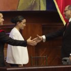 Daniel Noboa y Henry Kronfle durante la ceremonia el Informe a la Nación en la Asamblea Nacional, el 24 de mayo de 2024.
