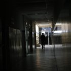 Uno de los pasillos de la Comisión de Tránsito del Ecuador, de las calles Chile y Brasil, centro de Guayaquil.