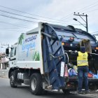 Servicio. El Municipio de Machala paga 34,52 dólares por cada hora de trabajo de un carro recolector.