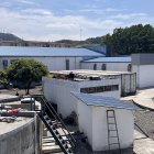 En el patio del Laboratorio de Criminalística y Ciencias Forenses están los tres contenedores refrigerados de Medicina Legal.