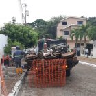 Interagua se encuentra en el kilómetro 21 de vía a la costa realizando reparaciones del acueducto.