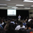 Charla. En la UCSG estudiantes recibieron charla sobre construcción de empresas saludables.