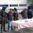 Detención. Dos personas estarían implicadas en el delito de robo.