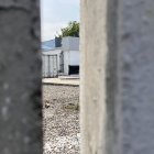 En el transcurso del día, la puerta del contenedor dañado fue abierto; gases tóxicos salieron de este elemento.