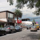 En los alrededores de la Plaza de Cumbayá funcionan establecimientos como bares, discotecas y restaurantes
