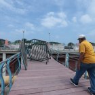 Zona. En la parte alta del Centro Cívico se observa un espacio, incluidos locales, inutilizados que necesitan dinamismo.