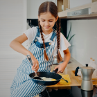 Mi primera incursión en la cocina fueron unas tostadas con mermelada y leche achocolatada.