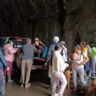 Algunos turistas, como Jessica y su familia no pudieron retornar a Puyo.