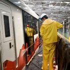 La mañana de este lunes, el tren que fue vandalizado salió de talleres y cocheras