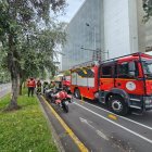 Los Bomberos de Quito y Policía Nacional cercaron los exteriores del Complejo Judicial Norte, por un objeto sospechoso.
