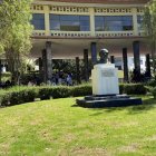 En los alrededores de la Facultad de Ciencias Económicas de la Universidad Central.