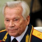 Imagen de archivo de Mijaíl Kaláshnikov, el creador del famoso fusil AK-47