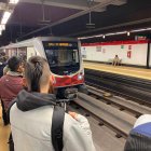 Debido a una condición de vía detectada entre las estaciones Recreo y Cardenal de la Torre, se ha implementado una "restricción de velocidad".