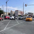 Los cortes de luz afectan el tránsito en Guayaquil.