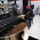 Compañía.- La máquina para tostar el café de la empresa Bombons.