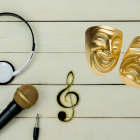 Música en vivo y obras de teatro.