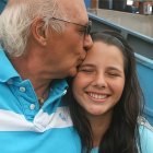 Furio Valbonesi y su hija Lavinia en una foto de la infancia de la actual Primera Dama de Ecuador.